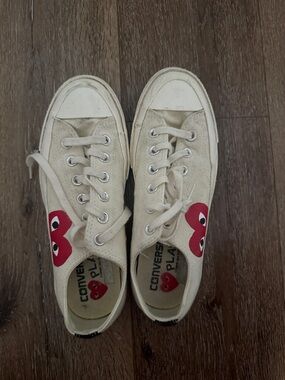 Converse Cream Low-Top Sneakers with Red Heart Graphic